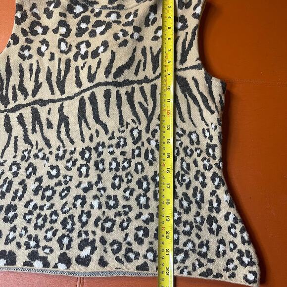 St. John Collection By Mary Gray Animal Print Turtleneck Top Size L - Picture 10 of 10